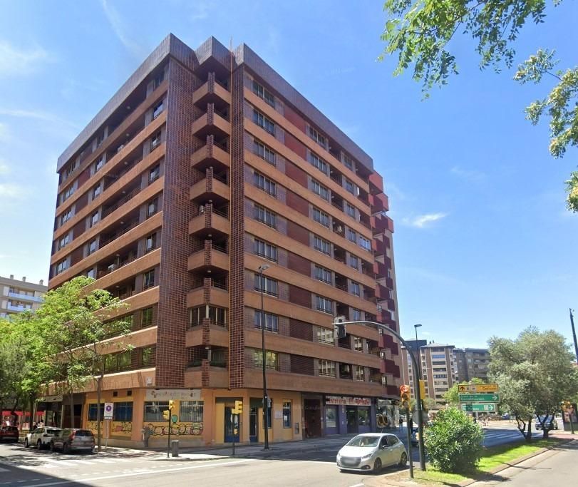 Exterior view of Flat for sale in  Zaragoza Capital  with Air Conditioner, Heating and Parquet flooring