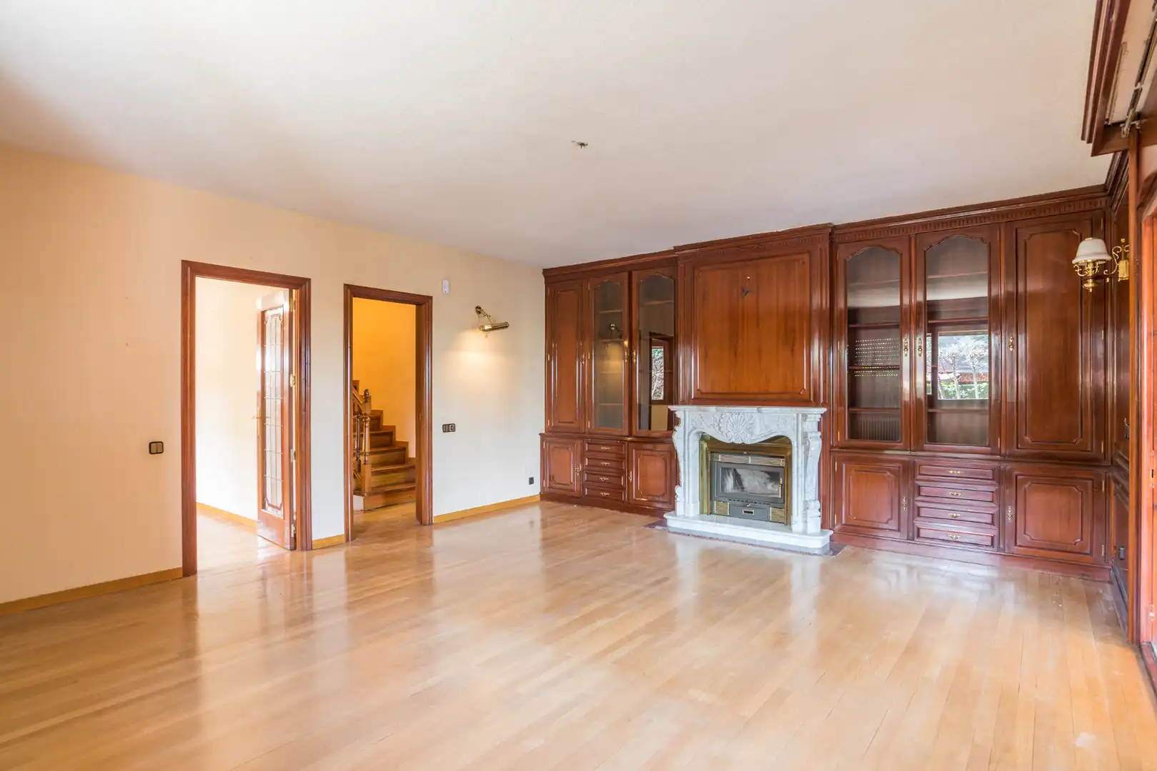 Living room of Houses for sale in Pozuelo de Alarcón  with Air Conditioner, Heating and Private garden