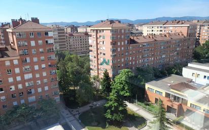 Vista exterior de Pis en venda en Vitoria - Gasteiz amb Calefacció i Traster