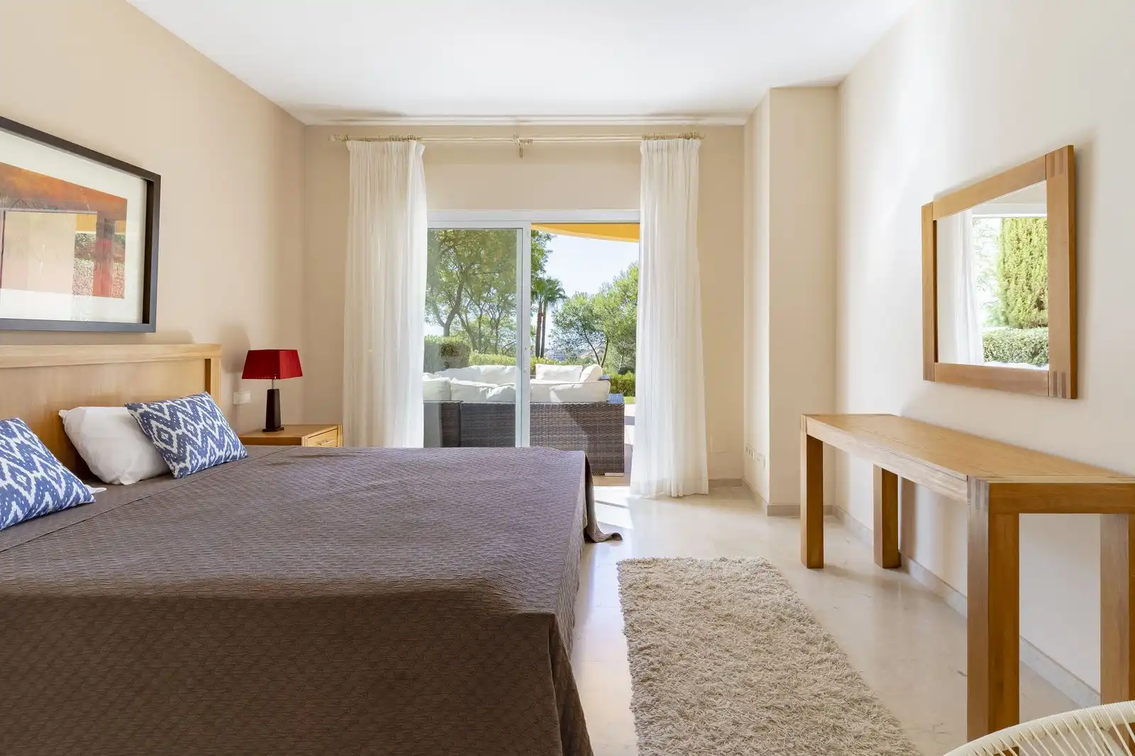 Dormitori de Apartament en venda en Marbella amb Aire condicionat, Jardí privat i Terrassa