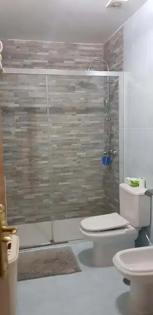 Bany de Casa o xalet en venda en Valmojado amb Aire condicionat