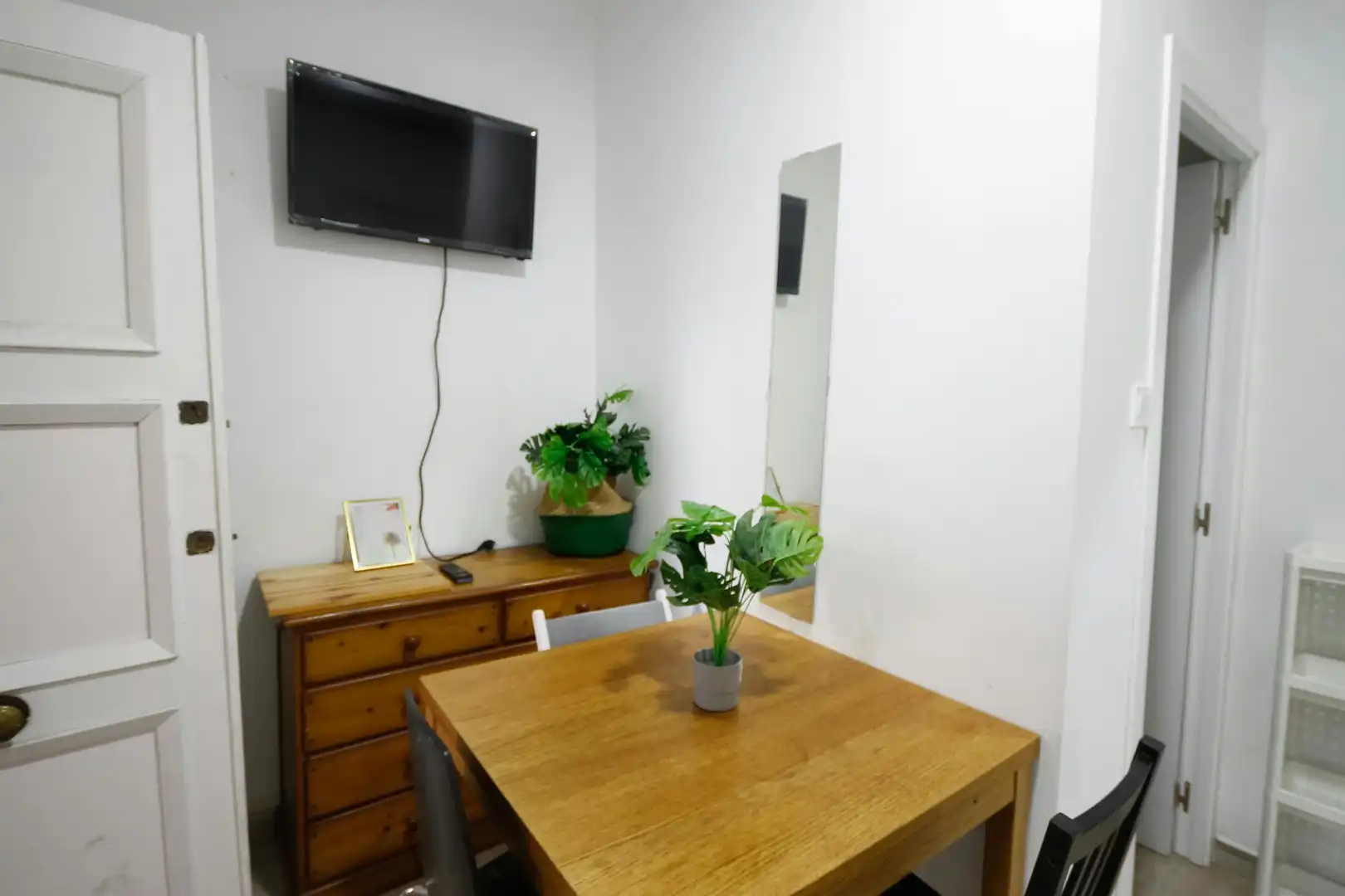 Dining room of Flat for share in Barcelona  with Heating, Furnished and Washing machine