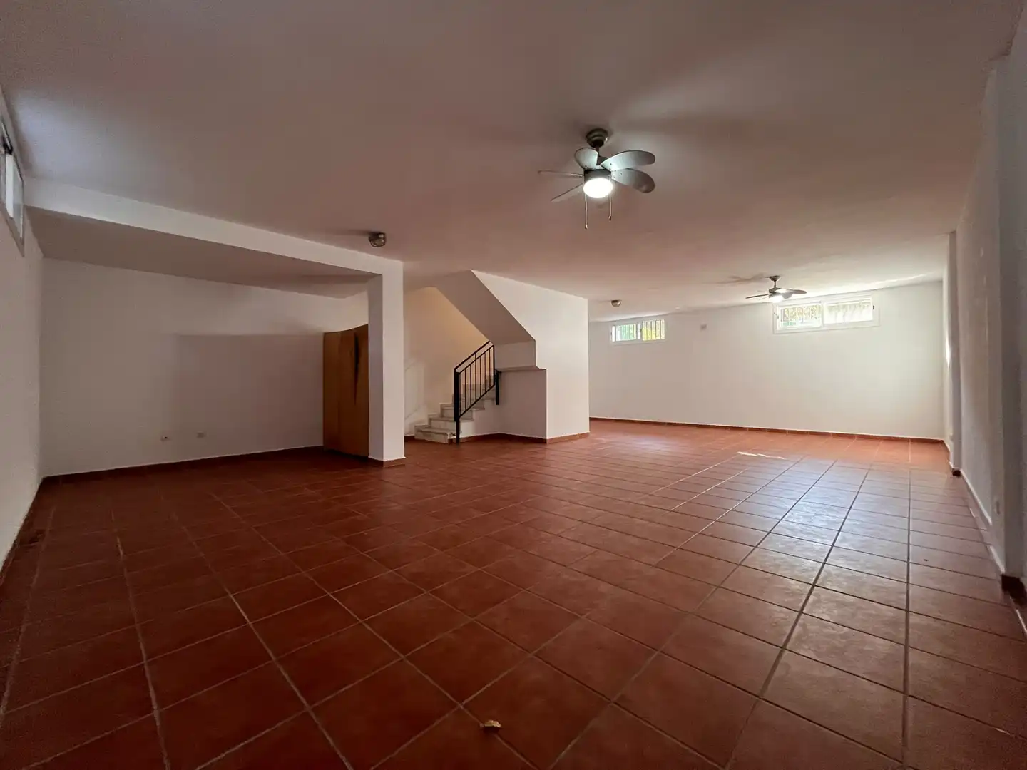 Casa aparellada amb piscina en venda a Colegio Europa, imagen 40