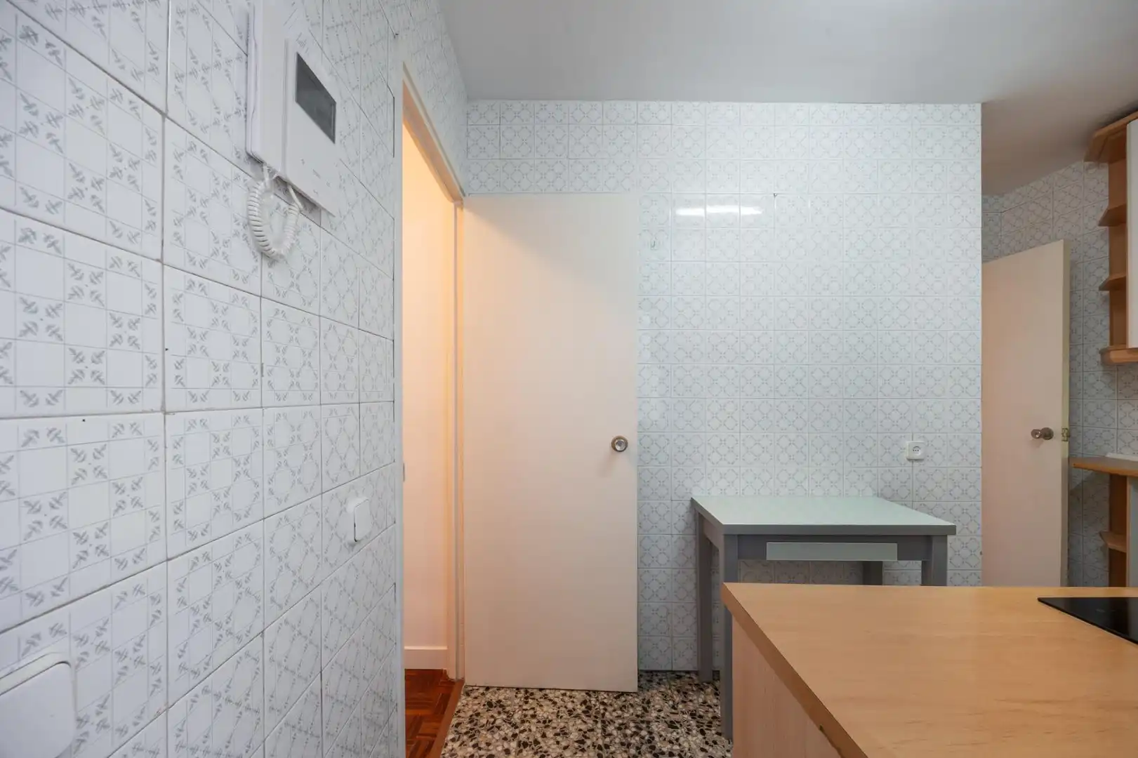 Bathroom of Flat for rent in Madrid  with Parquet flooring and Terrace