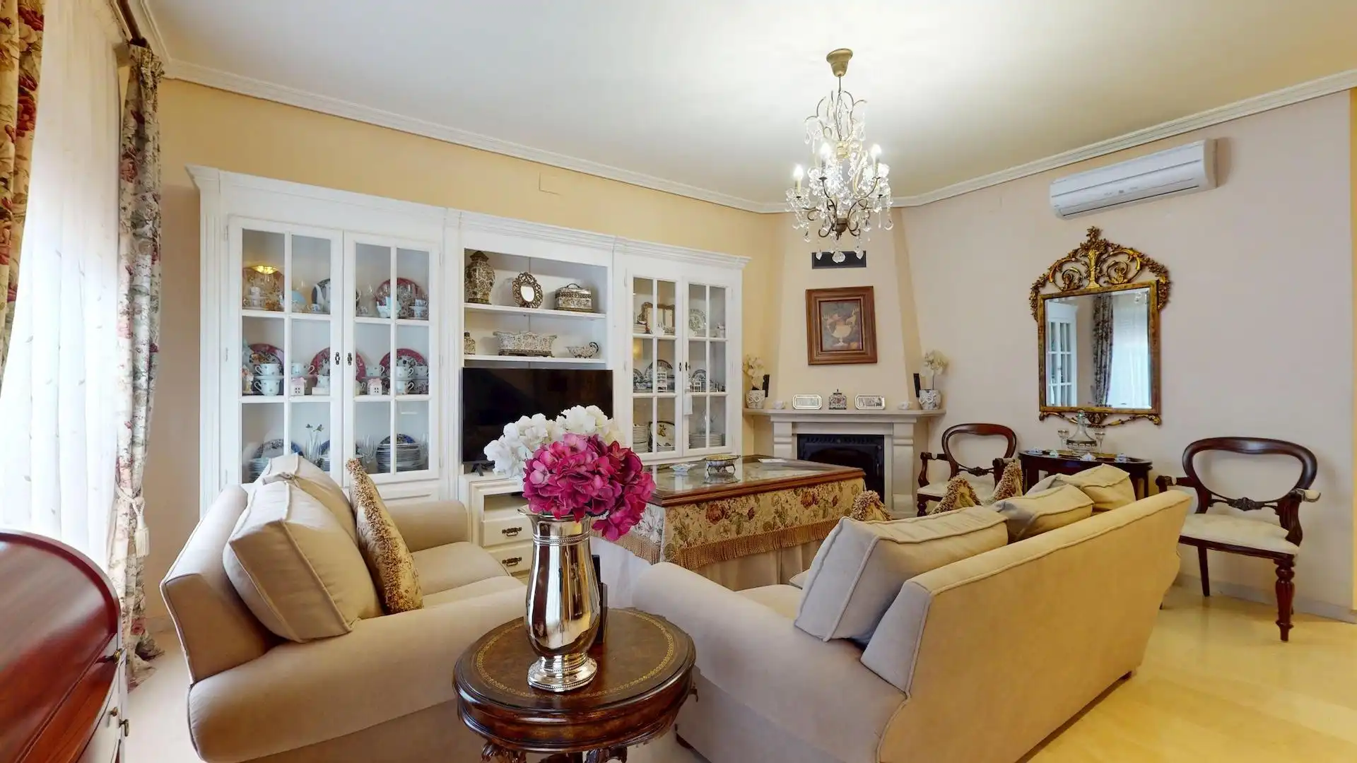 Living room of Houses for sale in Córdoba  with Air Conditioner, Private garden and Terrace