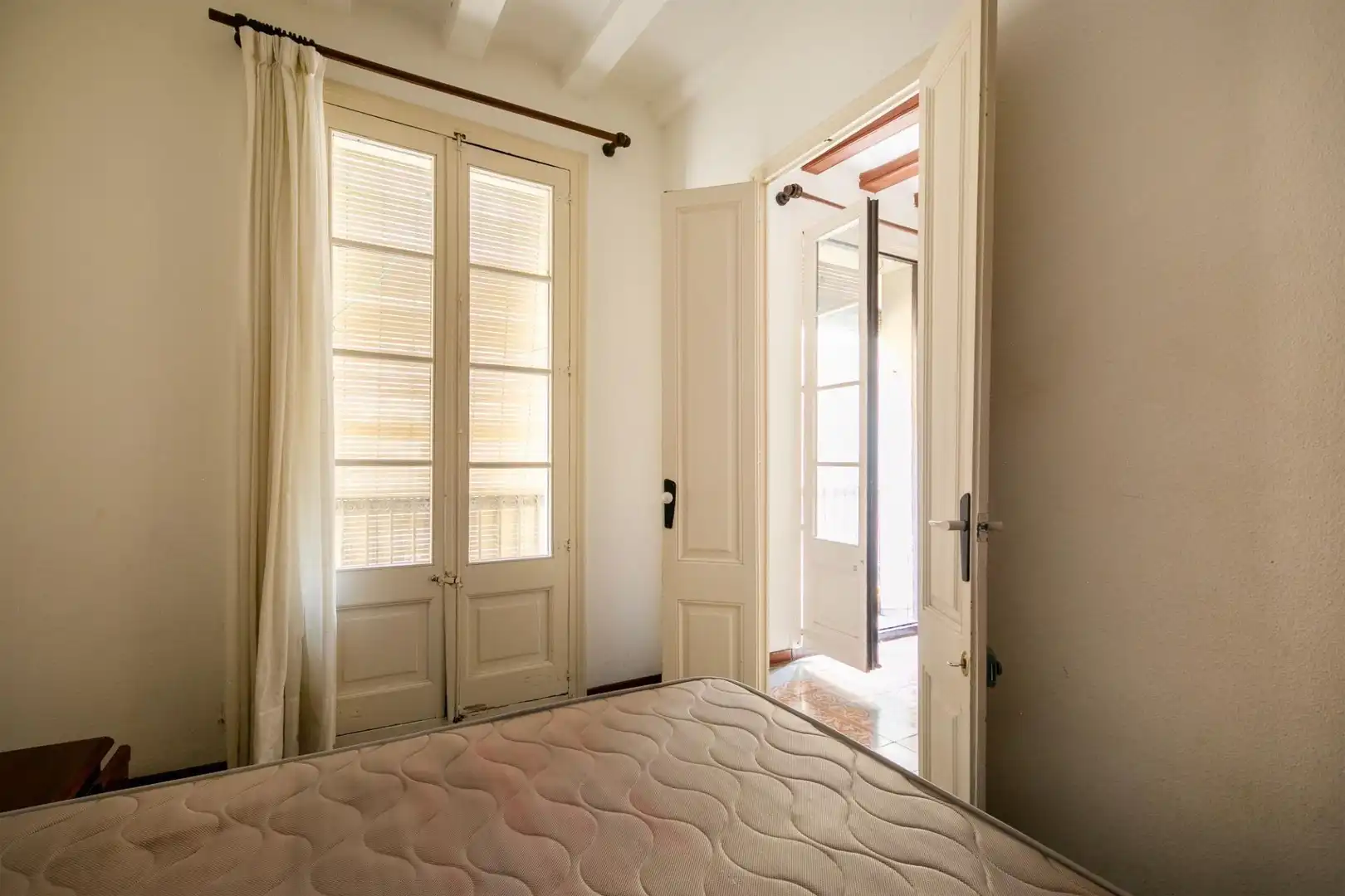 Bedroom of Flat for sale in Barcelona