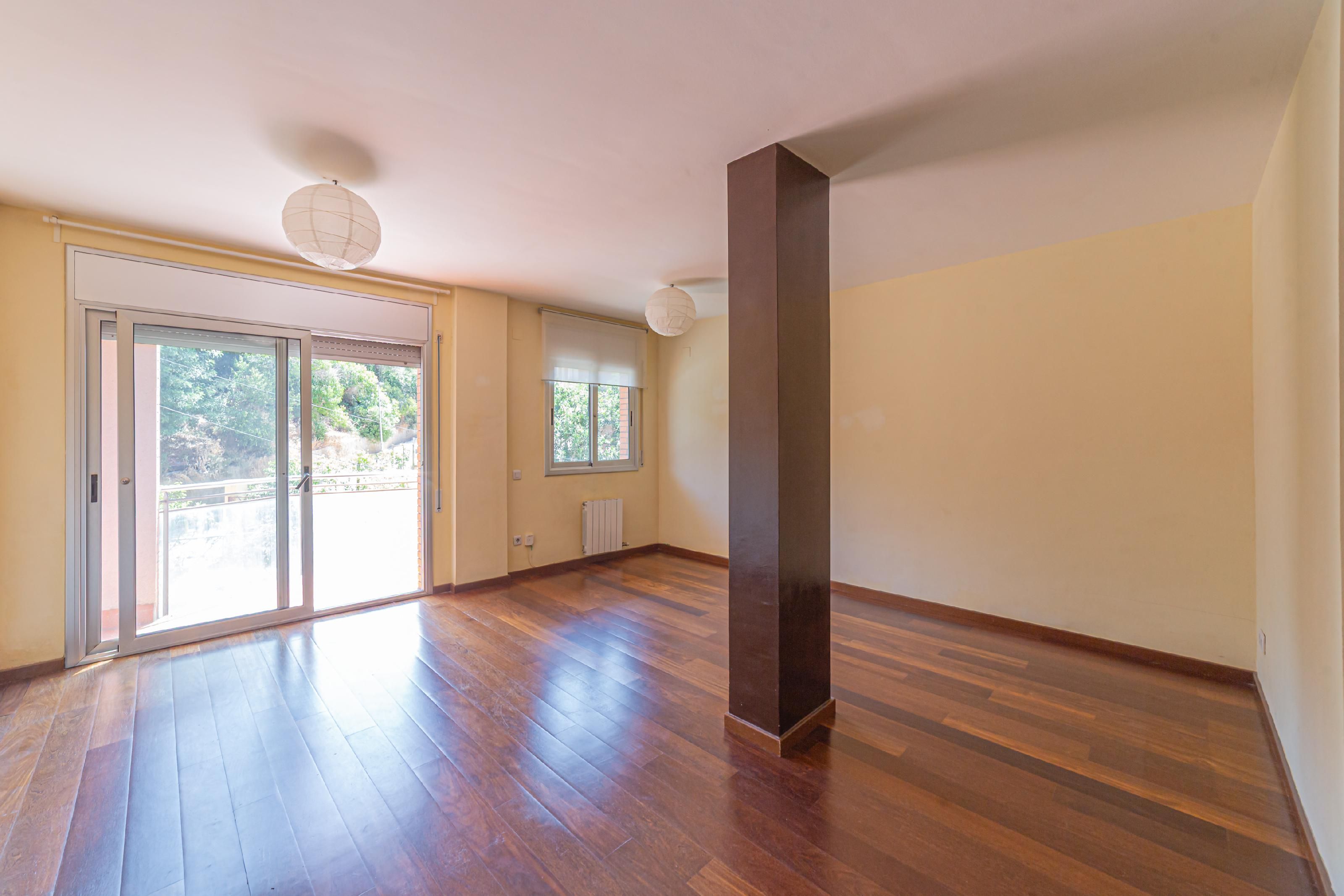 Piso en venta en  Barcelona Capital con Calefacción, Terraza y Trastero