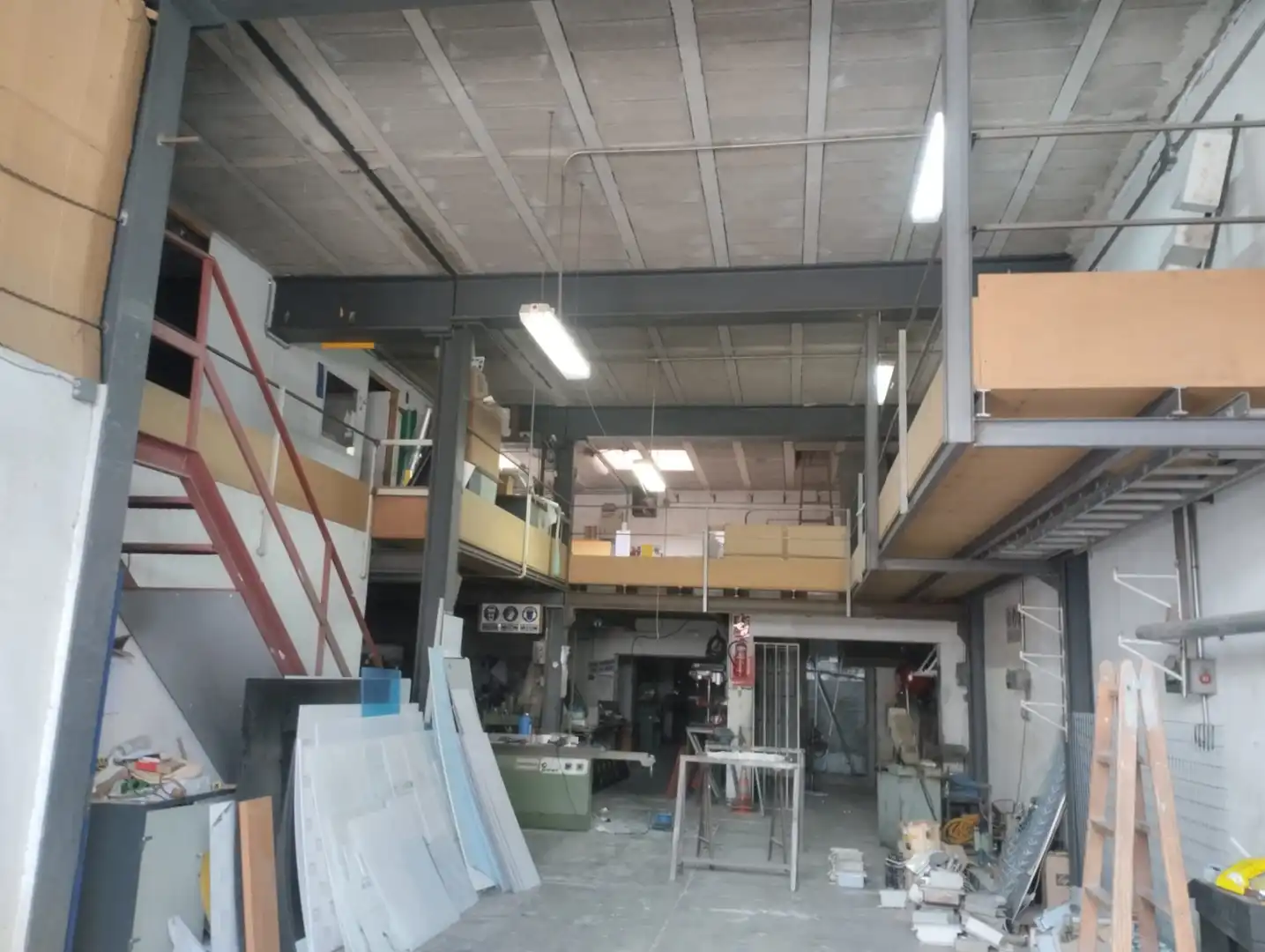 Nau industrial de lloguer en Figueres