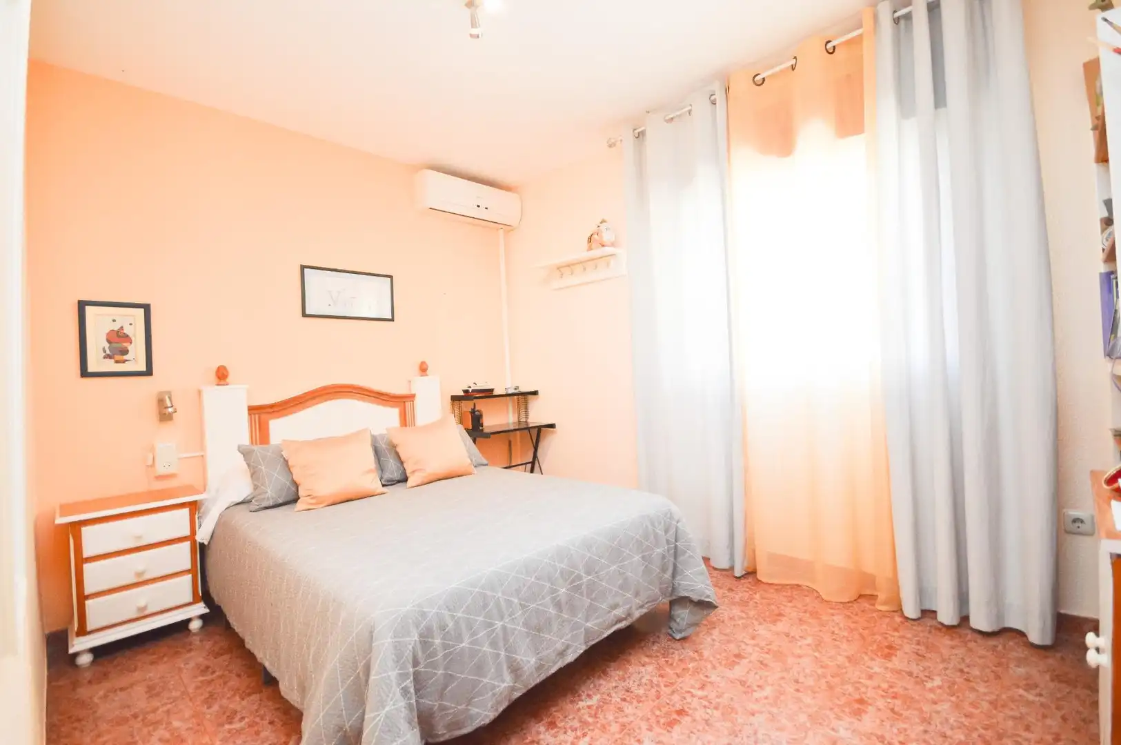 Schlafzimmer von Einfamilien-Reihenhaus zum Verkauf in Almería mit Klimaanlage und Abstellraum