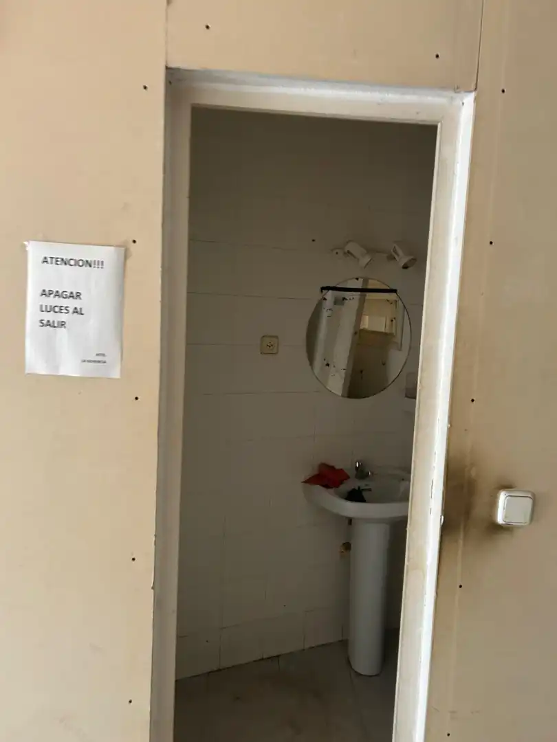 Badezimmer von Büro zum Verkauf in Terrassa mit Abstellraum