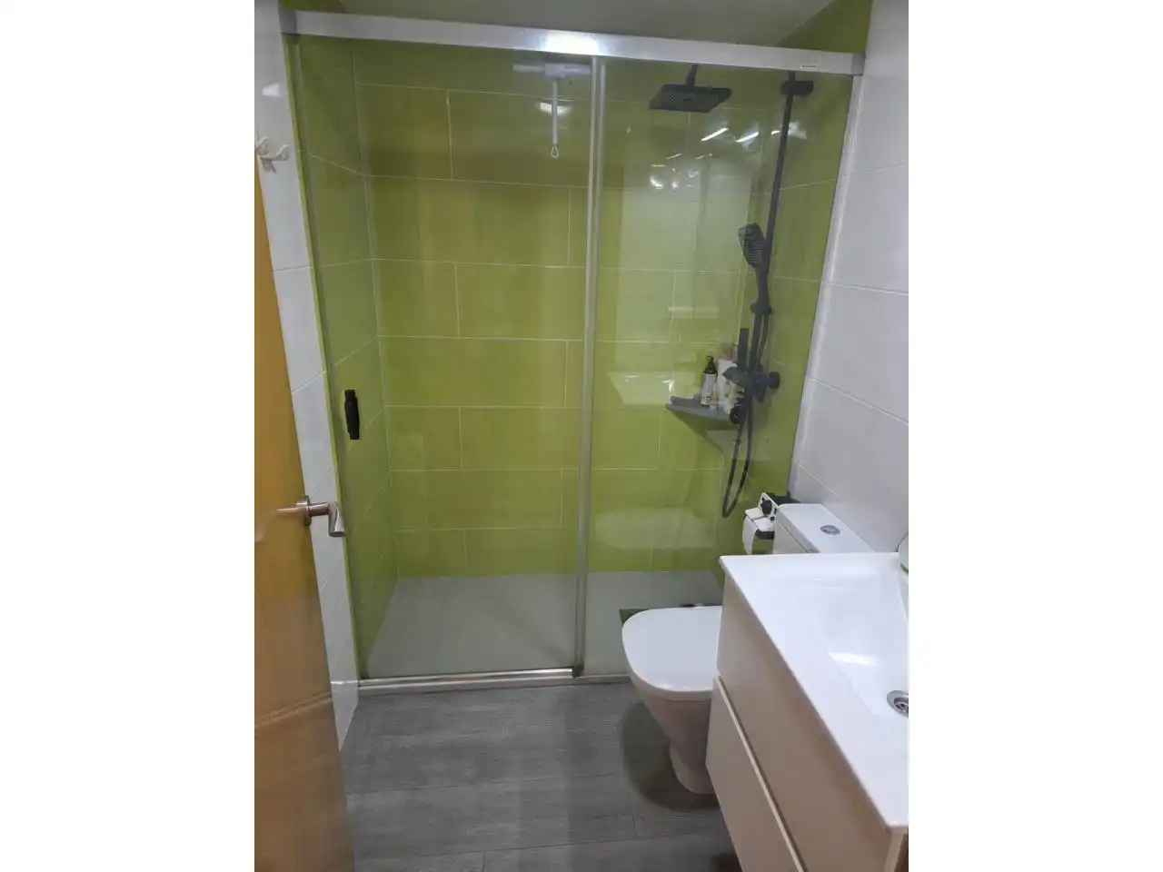 Badezimmer von Wohnung zum Verkauf in Cubelles mit Heizung, Parkett und Abstellraum