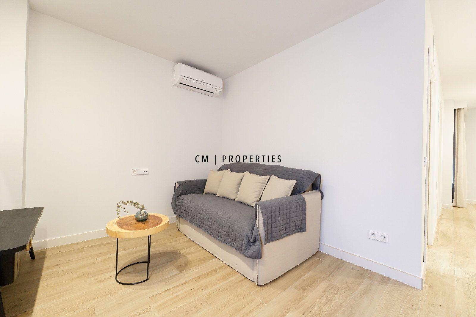 Dormitori de Pis de lloguer en  Valencia Capital amb Aire condicionat, Calefacció i Moblat