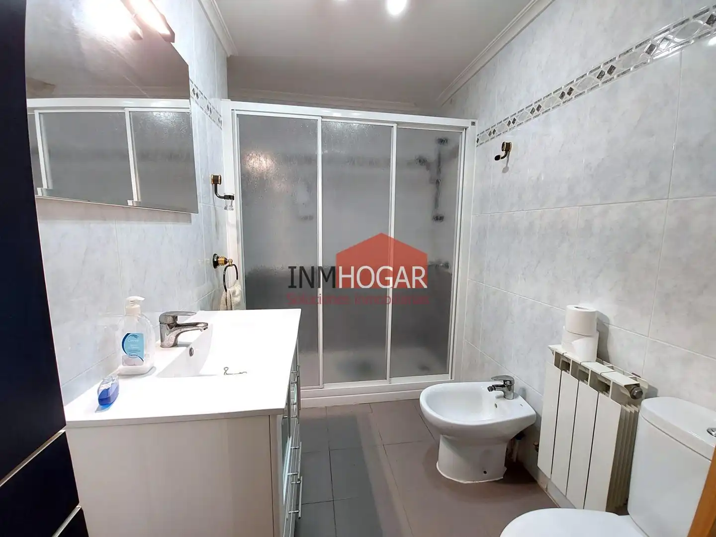 Bathroom of Flat for sale in Arévalo  with Heating, Parquet flooring and Storage room