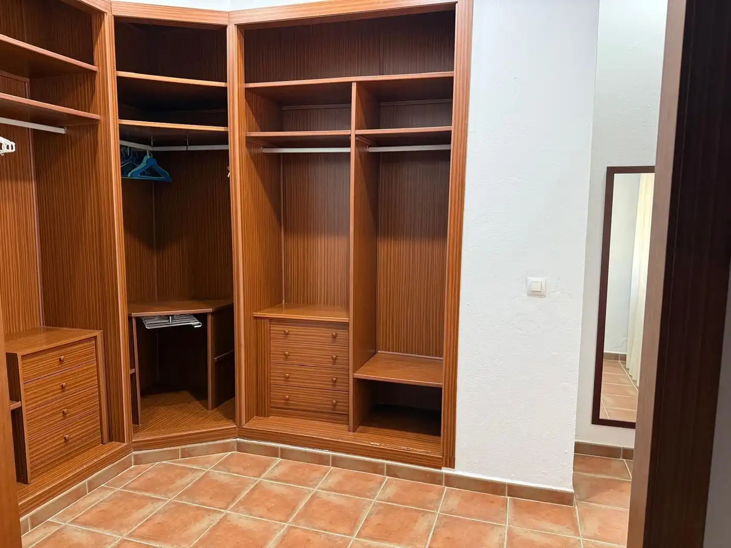 Habitación de Piso para compartir en Chiclana de la Frontera con Jardín privado y Amueblado