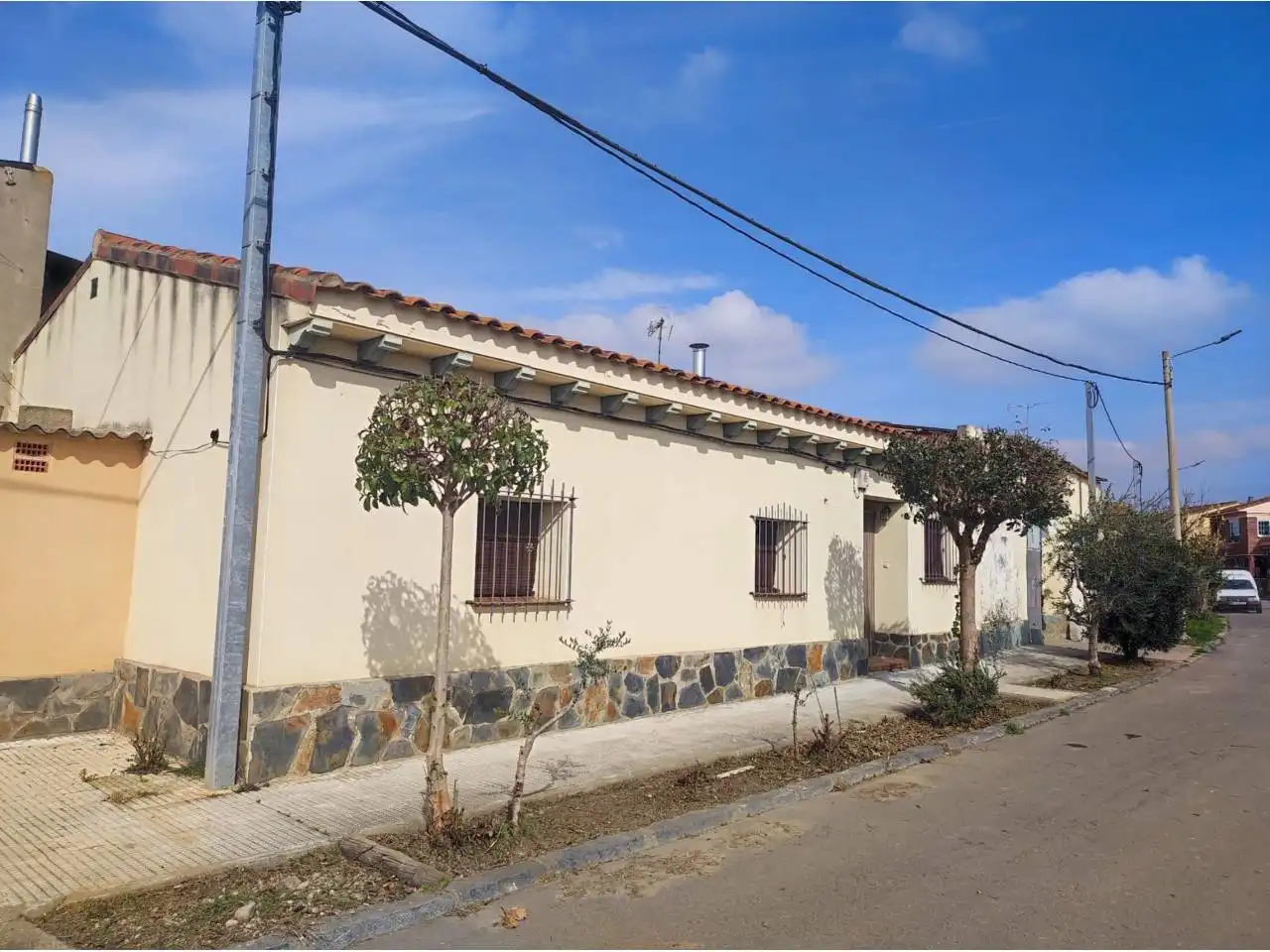 Vista exterior de Casa o chalet en venta en Lalueza con Calefacción y Amueblado