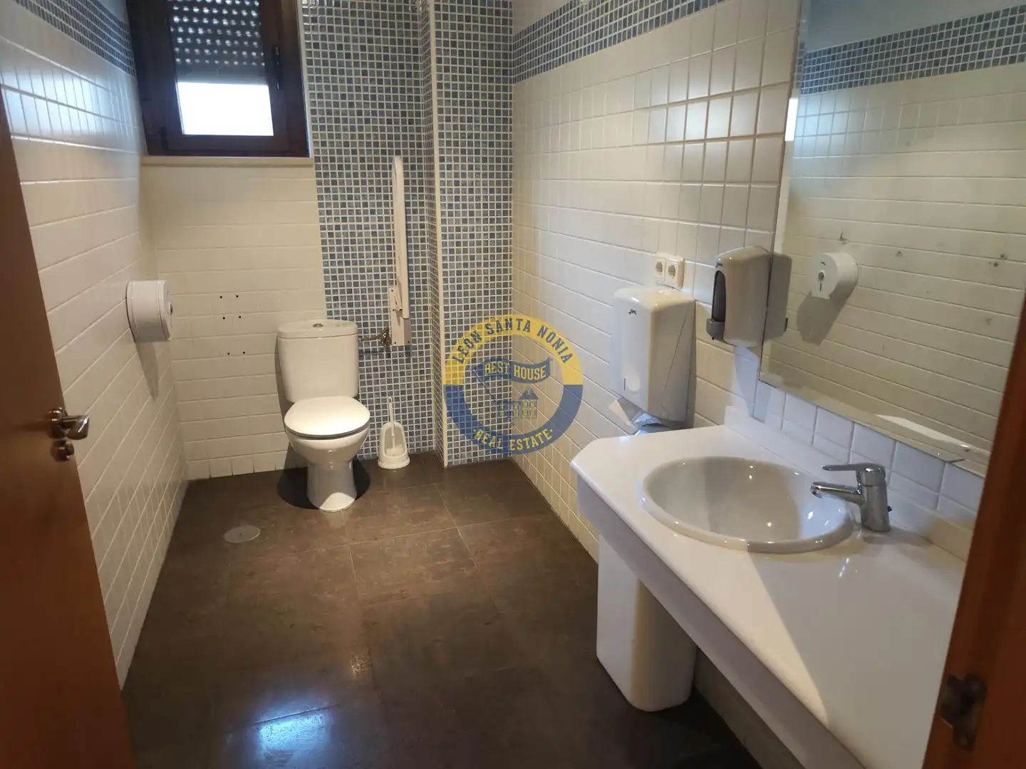 Local en venta en Villamañán