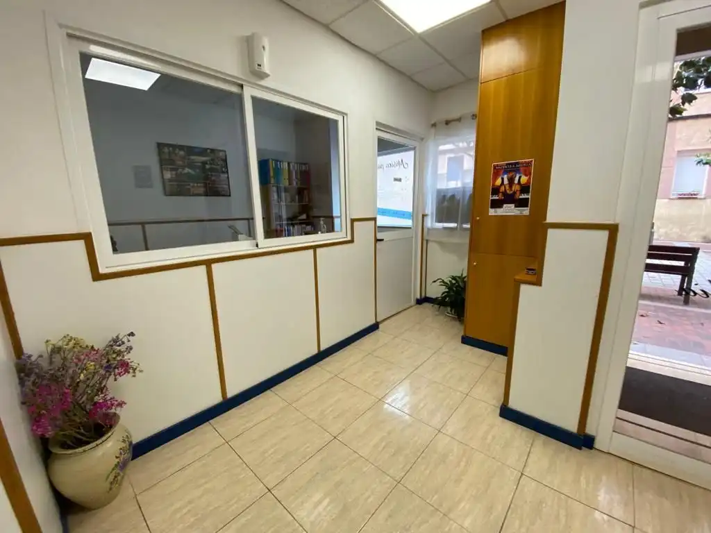 Local comercial en venda a Maria Teresa Gil de Garate, imagen 3