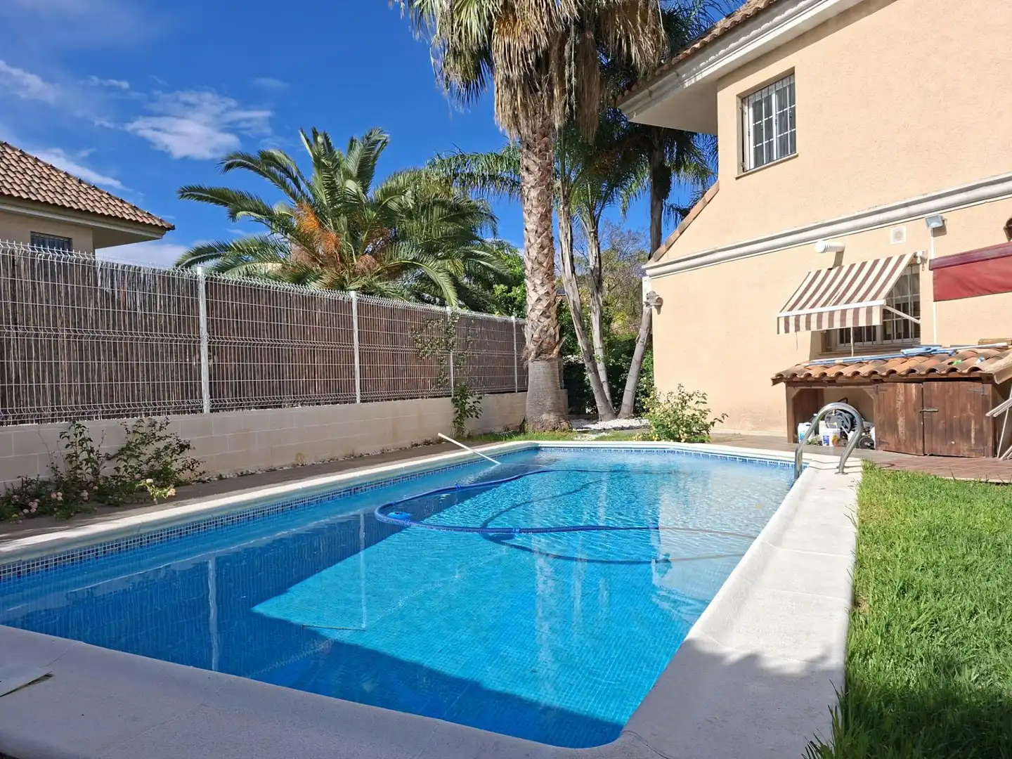 Piscina de Casa o chalet en venta en Paterna con Aire acondicionado, Calefacción y Jardín privado