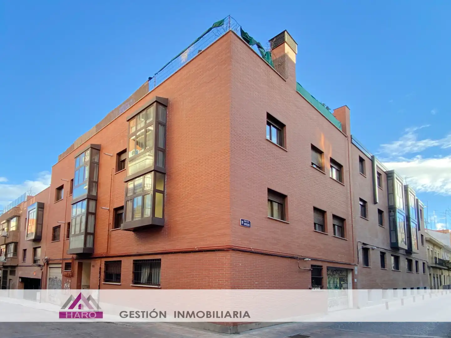 Außenansicht von Wohnung zum Verkauf in Madrid mit Klimaanlage und Heizung