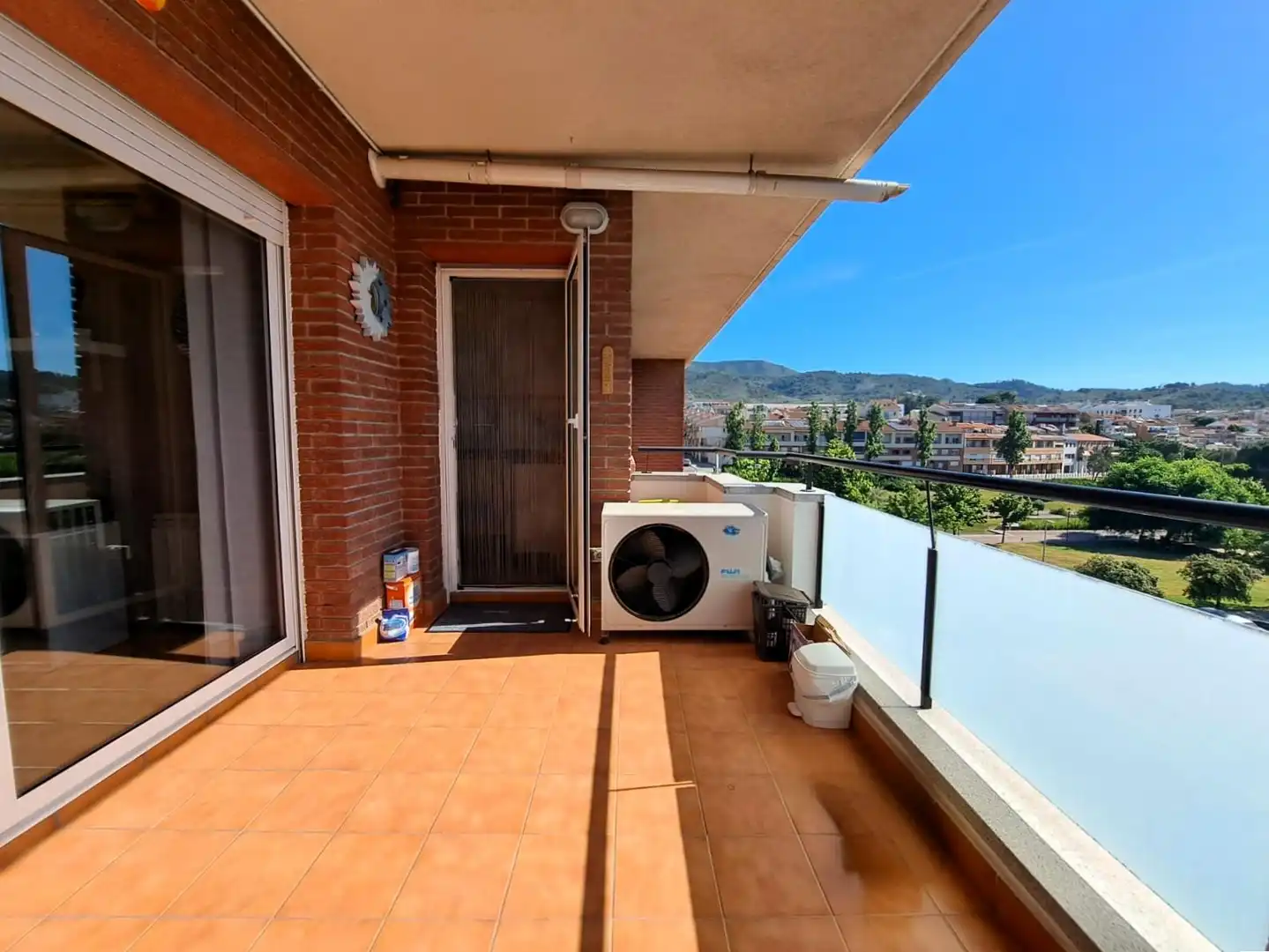 Terraza de Dúplex en venta en Olesa de Montserrat con Aire acondicionado, Calefacción y Jardín privado