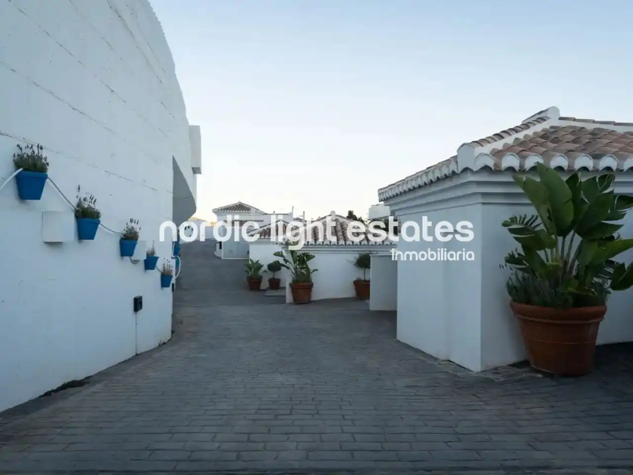 Vista exterior de Casa o chalet en venta en Almuñécar con Aire acondicionado, Terraza y Piscina