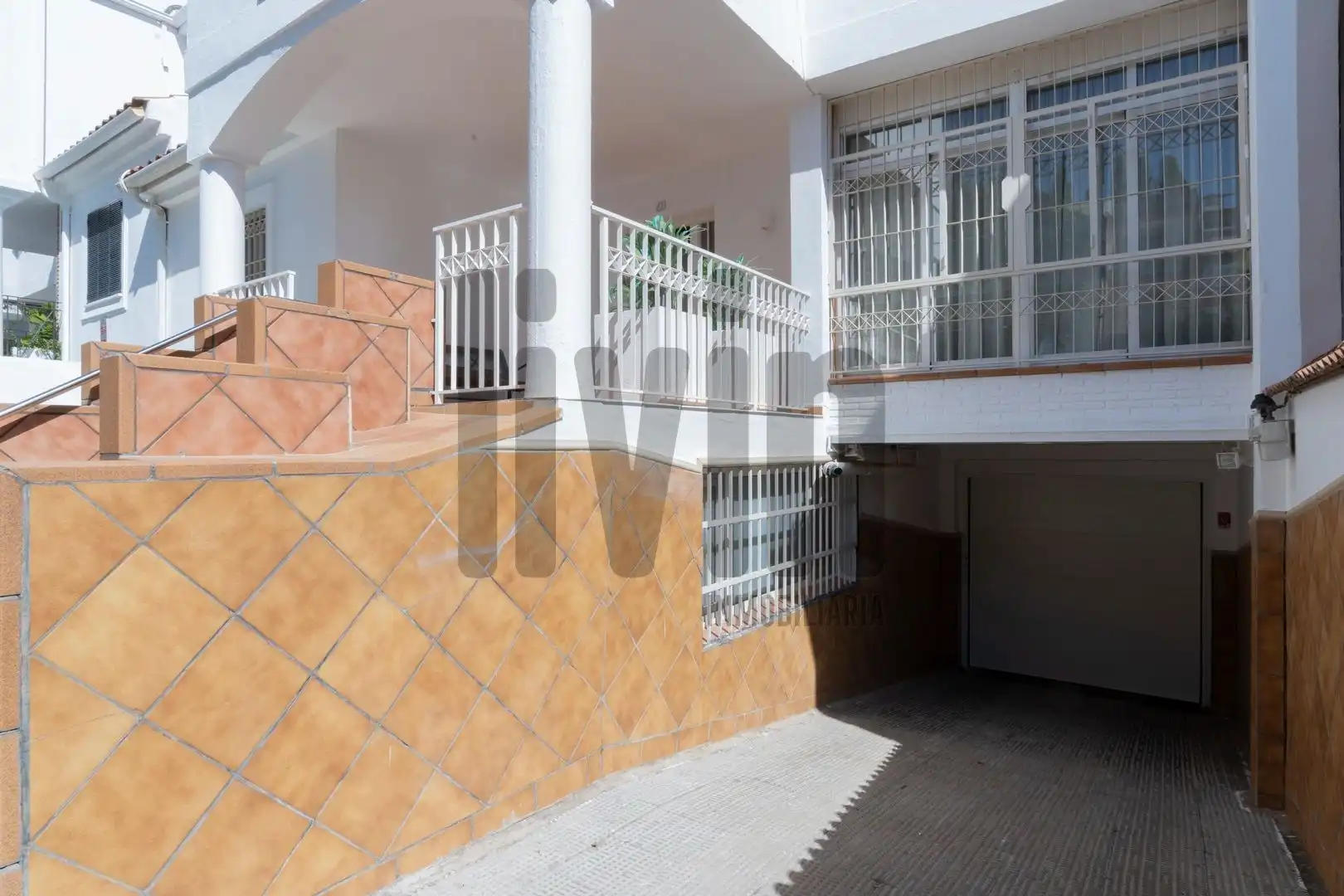 Vista exterior de Casa adosada en venda en Jaén amb Aire condicionat, Calefacció i Jardí privat