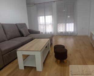 Sala d'estar de Pis de lloguer en Mérida amb Terrassa, Traster i Moblat