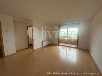 Living room of Flat for sale in  Lleida Capital  with Air Conditioner, Heating and Parquet flooring