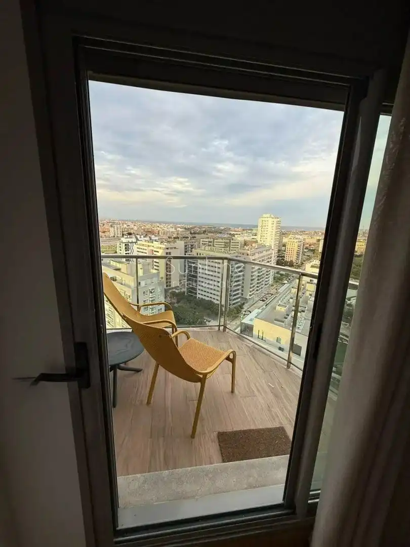 Terrasse von Wohnung zur Miete in Quatre Carreres