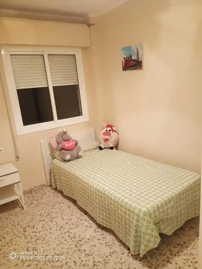 Bedroom of Flat for share in Casco Antiguo