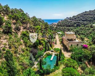 Vista exterior de Casa o xalet en venda en Tossa de Mar amb Aire condicionat, Terrassa i Piscina