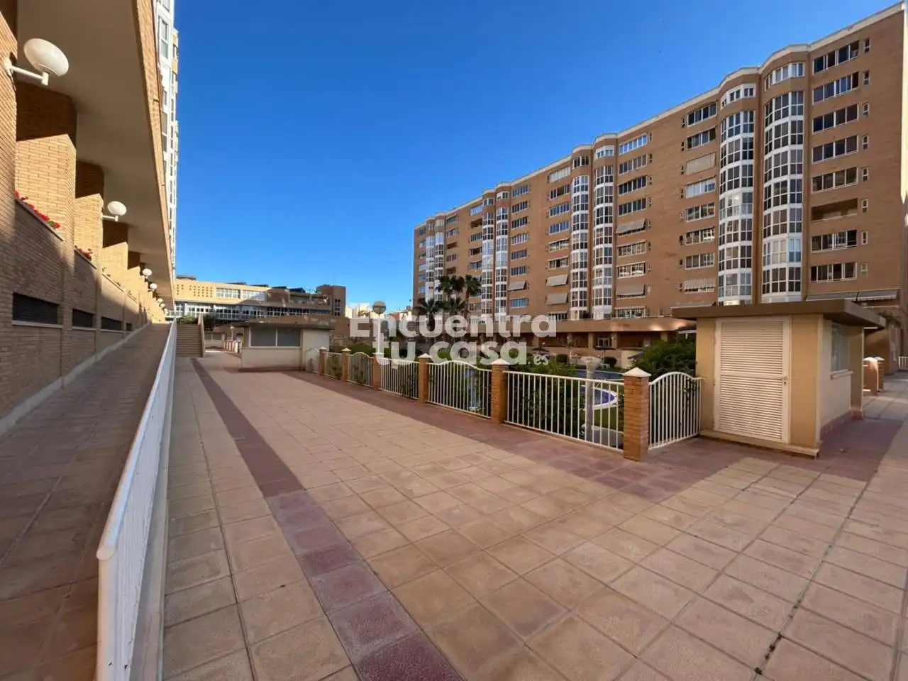 Vista exterior de Pis en venda en Alicante / Alacant amb Terrassa, Traster i Piscina comunitària
