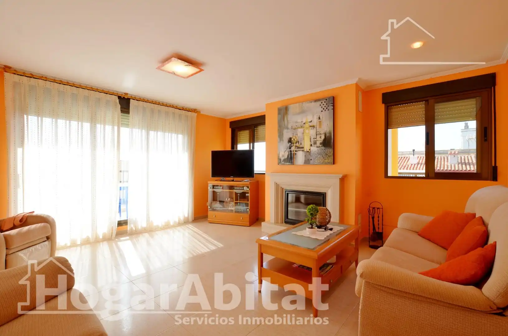 Sala d'estar de Àtic en venda en Tavernes de la Valldigna amb Terrassa, Traster i Moblat