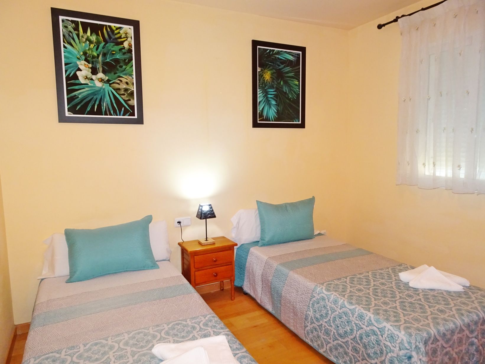Dormitori de Apartament de lloguer en Gandia amb Parquet, Terrassa i Moblat