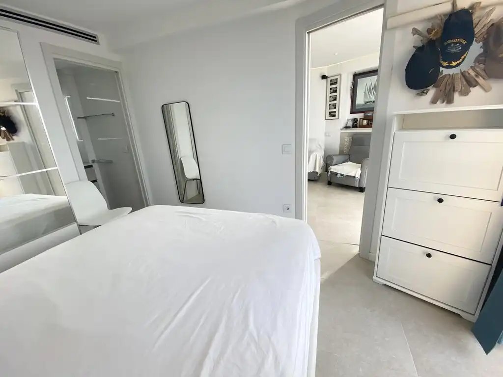 Dormitori de Apartament en venda en Calvià amb Aire condicionat i Terrassa
