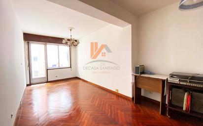 Living room of Flat for sale in Santiago de Compostela   with Oven and Balcony