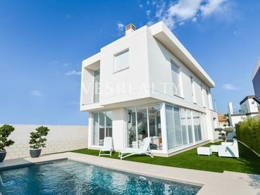 Detached house with pool for sale in Gran Alacant