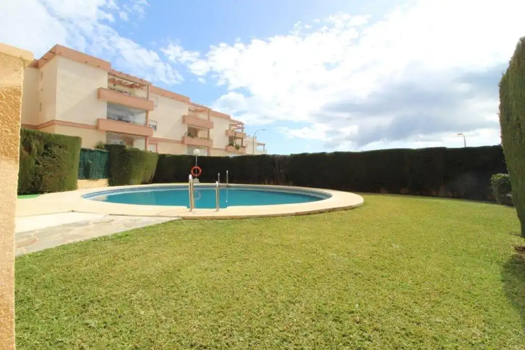 Piscina de Piso en venta en Benalmádena con Aire acondicionado, Terraza y Amueblado