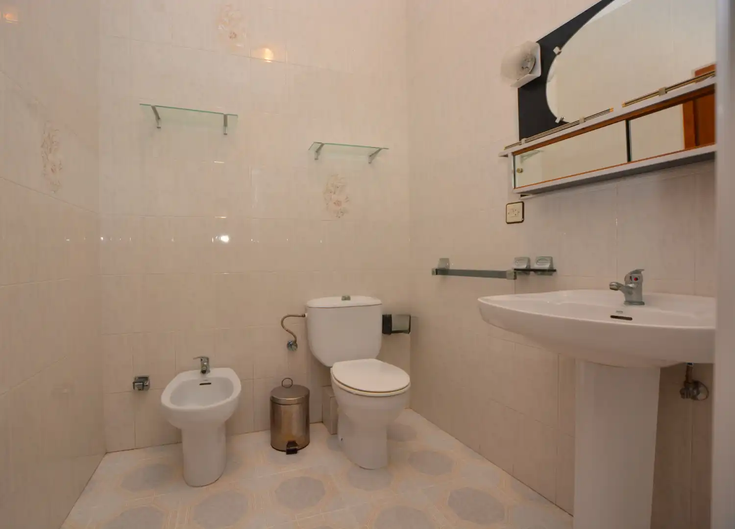 Baño de Casa adosada en venta en Santa Olalla del Cala con Aire acondicionado, Terraza y Balcón