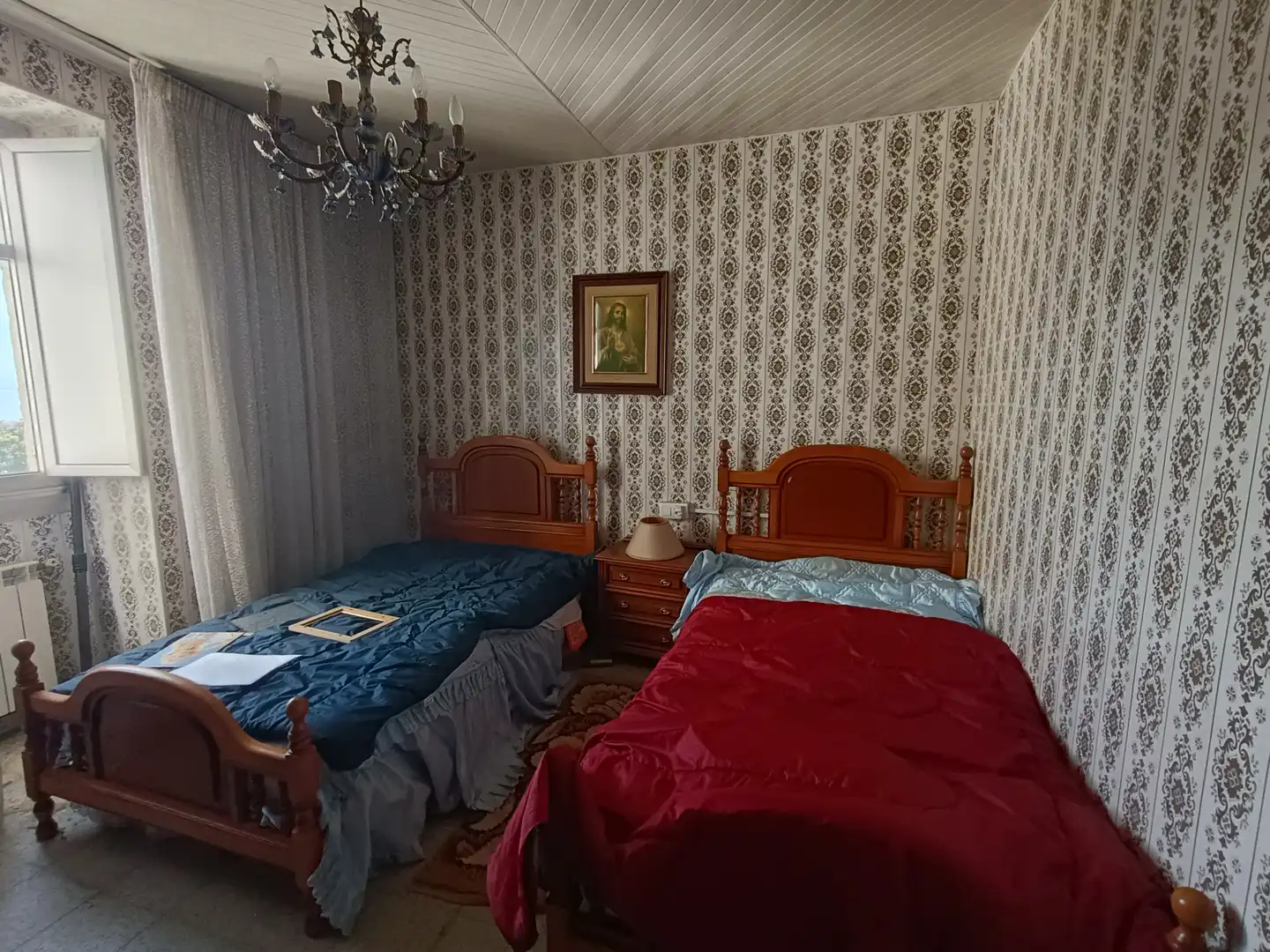 Schlafzimmer von Einfamilien-Reihenhaus zum Verkauf in Ribeira mit Heizung und Privatgarten
