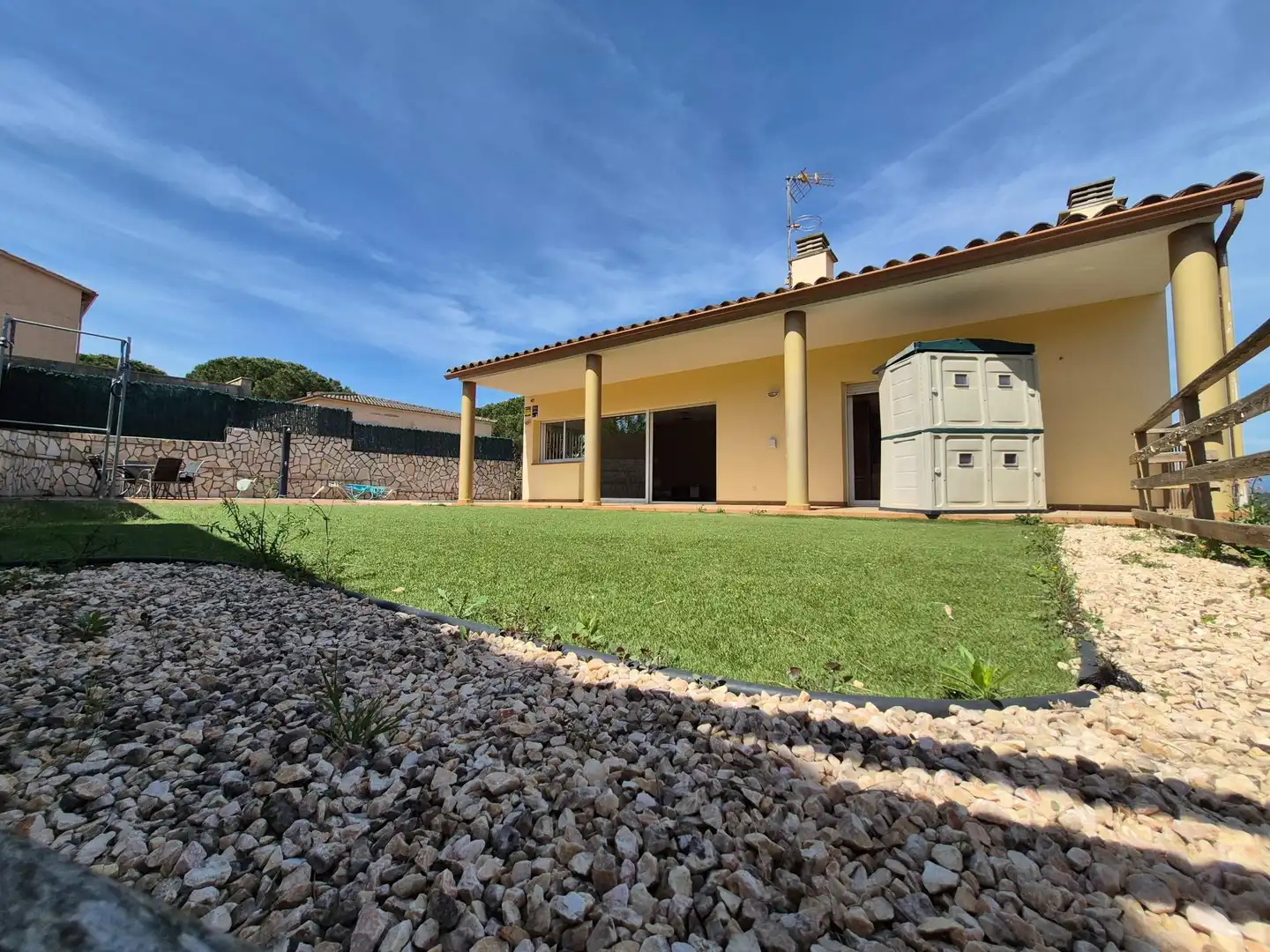 Vista exterior de Casa o xalet en venda en Tordera amb Aire condicionat, Calefacció i Terrassa
