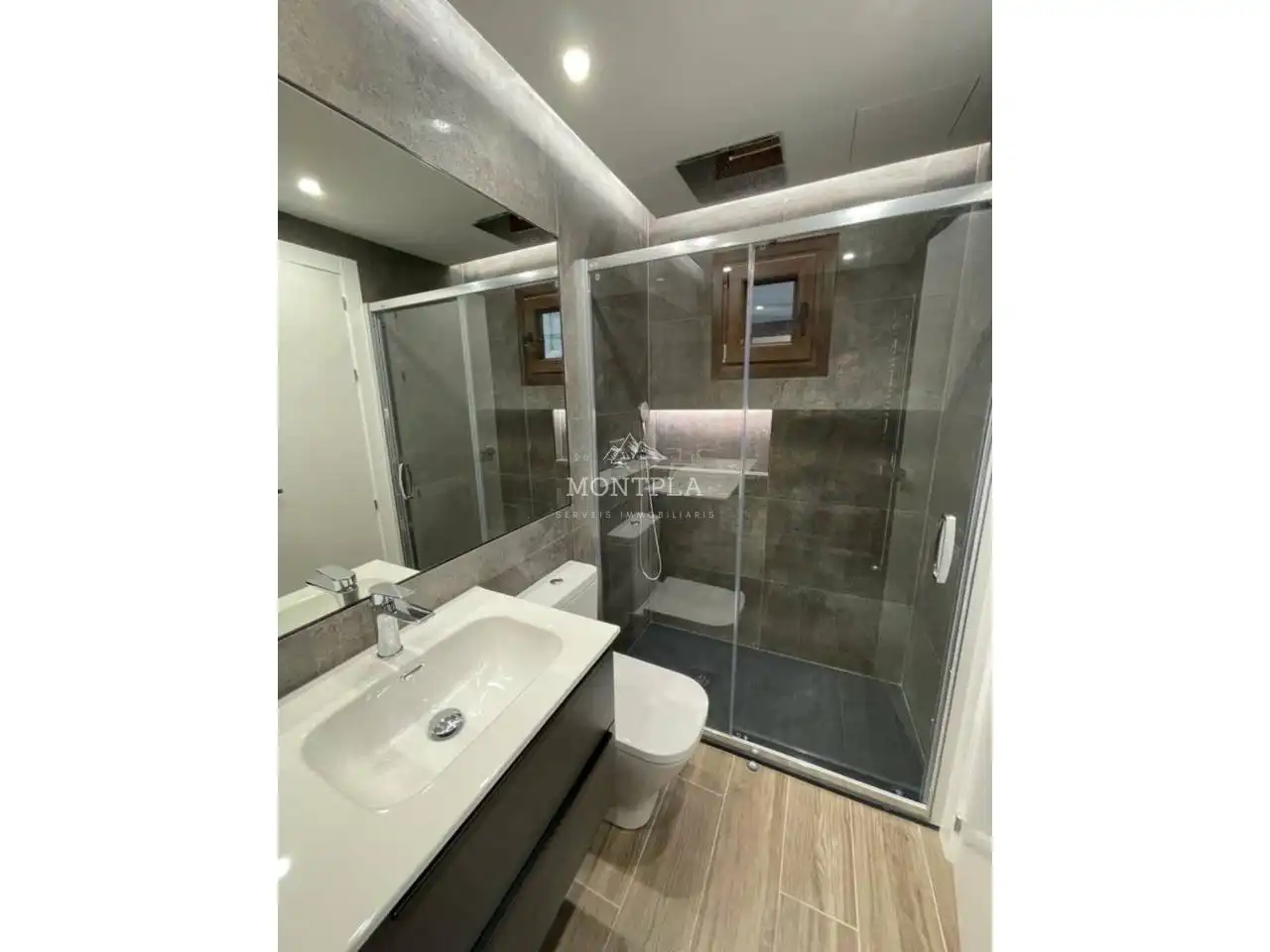 Baño de Piso en venta en La Massana con Calefacción y Terraza