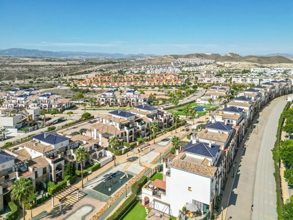 Vivienda con piscina en venta en Calle ALBARDIN, imagen 2
