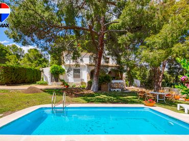 Villa avec piscine à vendre à Urbanización Maigmó 65