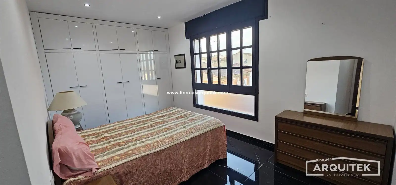 Casa adosada en venta en Rosselló