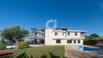 Vista exterior de Casa o xalet en venda en Algete amb Terrassa, Piscina i Balcó