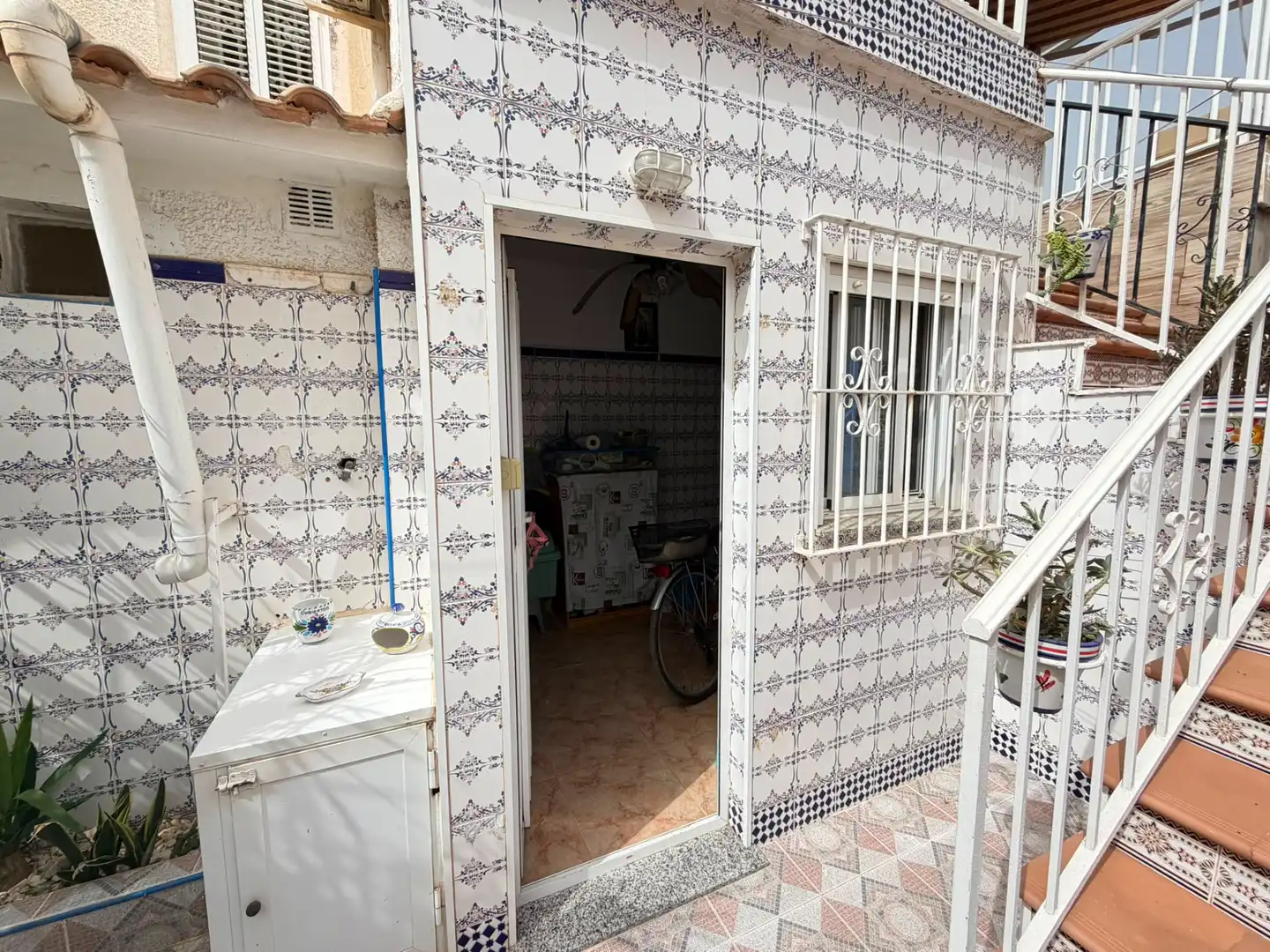 Einfamilien-Reihenhaus zum Verkauf in Los Alcázares mit Klimaanlage, Abstellraum und Möbliert