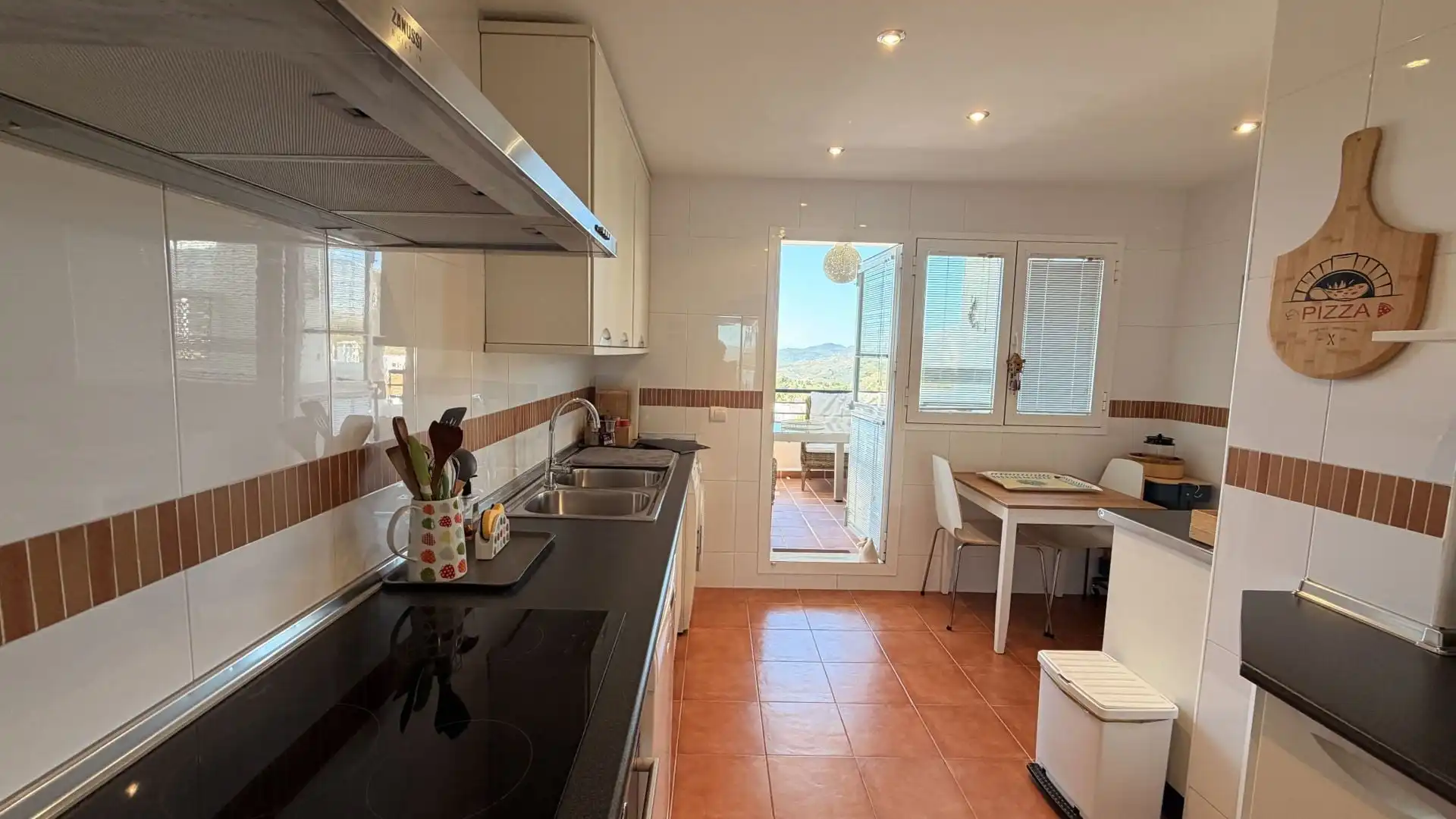 Cocina de Apartamento en venta en Alhaurín El Grande con Aire acondicionado, Trastero y Piscina