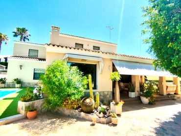 Villa con balcone in vendita a Elche ciudad