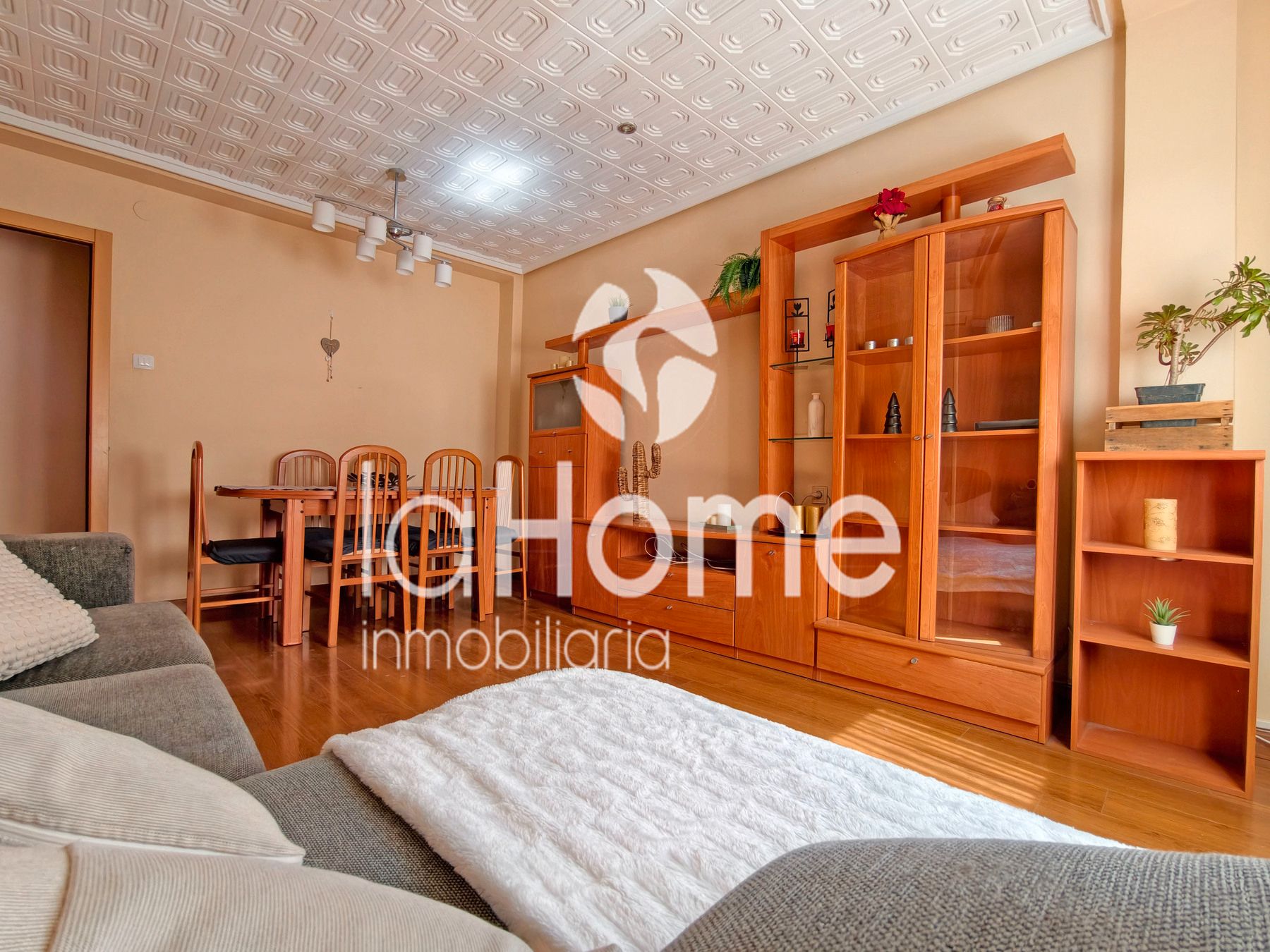 Sala d'estar de Pis en venda en Xirivella amb Aire condicionat, Parquet i Moblat